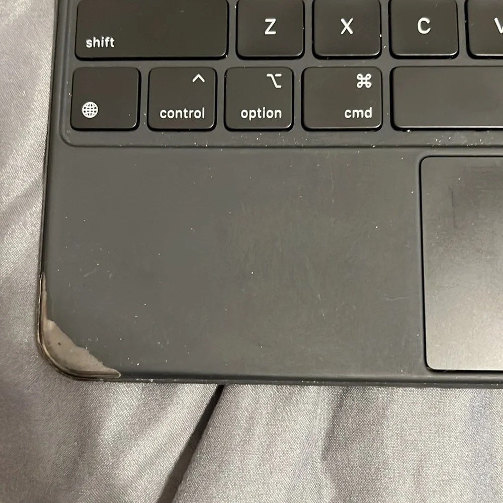 apple magic keyboard - compatible with ipad pro 12.9”